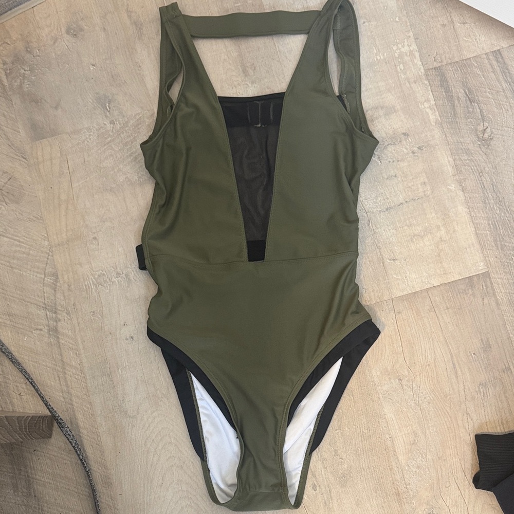 Cupshe Olive Green and White Swimwear Top